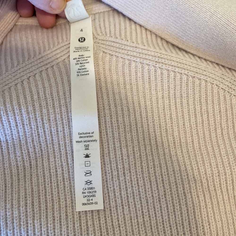 Versitile Lululemon Merino Wool Blend Ribbed Long Wrap Sweater. Size 4 - Picture 5 of 8